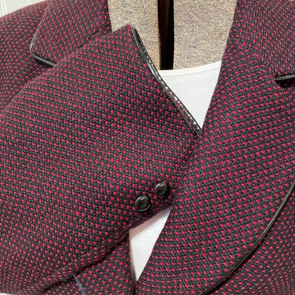 TAHARI SKIRT SUIT RED AND BLACK WOOL BLEND JACKET BLACK SKIRT SIZE 14 - Picture 5 of 16
